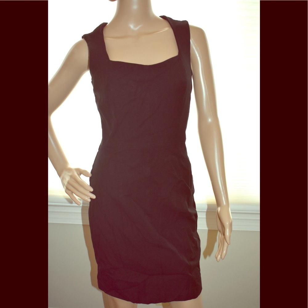 Banana republic black sleeveless fitted dress